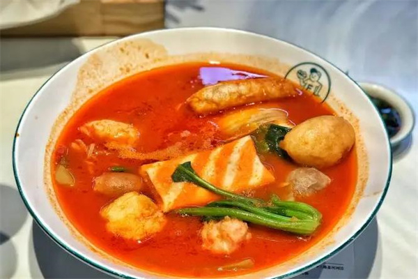 叼嘴一族麻辣烫加盟