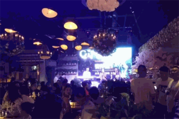 IN LOVE 音乐西餐厅
