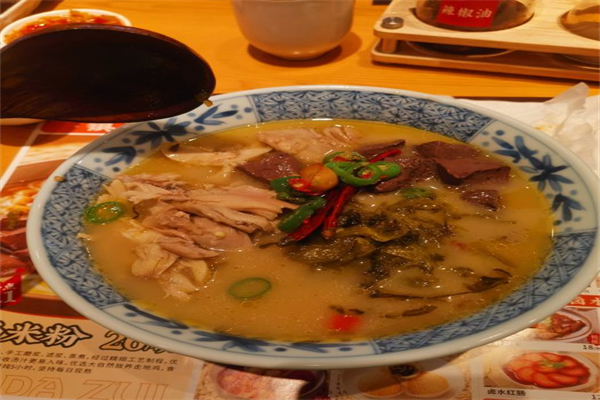 肴大嘴鸡汤米粉