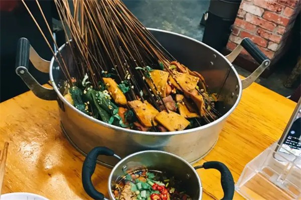 锦壹味锑锅串串