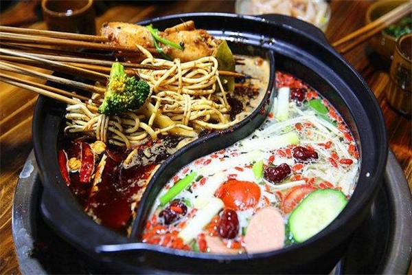 黄记砂锅串串香加盟