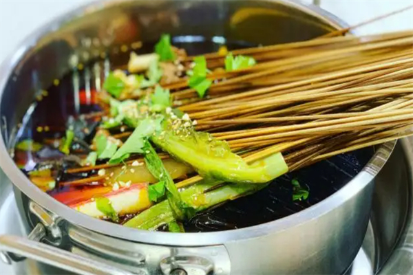 锦壹味锑锅串串