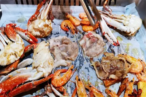 海鲜船烤肉自助餐厅