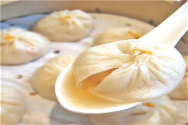 鸡汁灌汤包