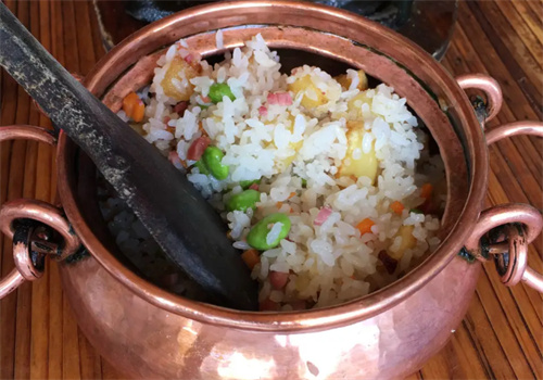 阿柴姑娘铜锅闷饭加盟
