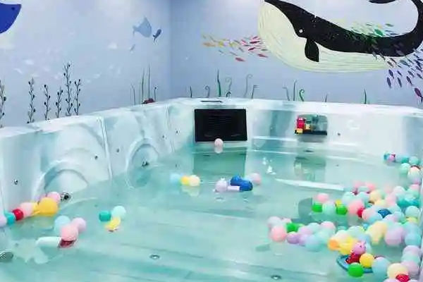 爱玩爱游婴儿游泳亲子中心