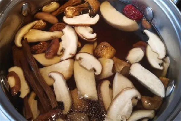 鲜汤捞火锅