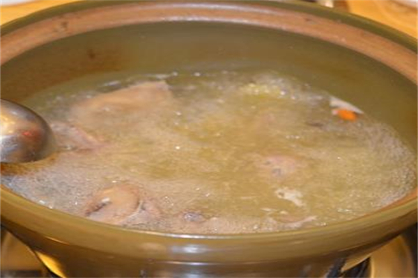 山家鸽中山鸽汤