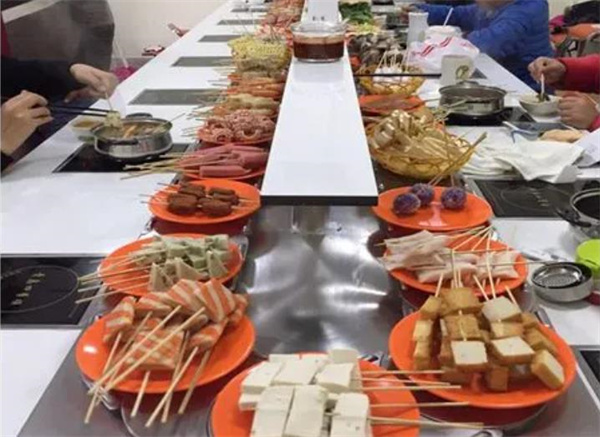 千串百味旋转小火锅