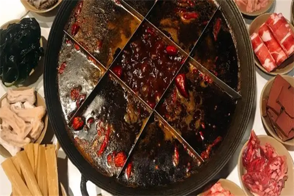 四桌火锅