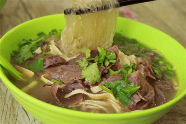 老屋瓦罐牛肉汤加盟 
