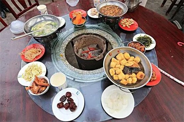 黑土地农家火盆加盟