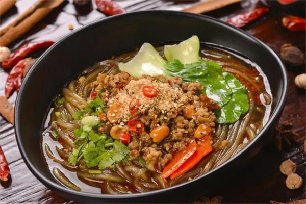 满口香酸辣粉加盟