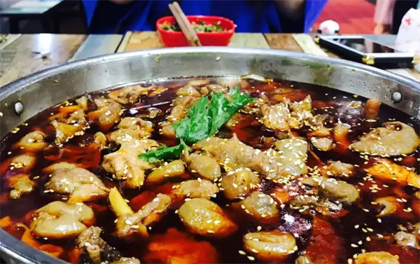 谢彬肥肠鸡冷锅串串