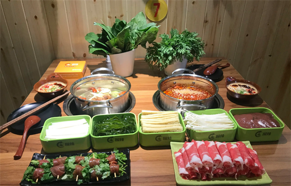 围辣菌汤小火锅