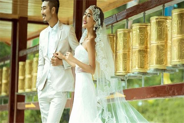 80后婚纱摄影加盟
