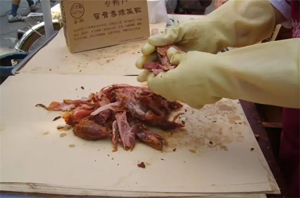 穿骨香烤鸭