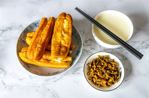 豆浆油条早餐店