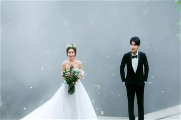 纯粹婚纱摄影加盟