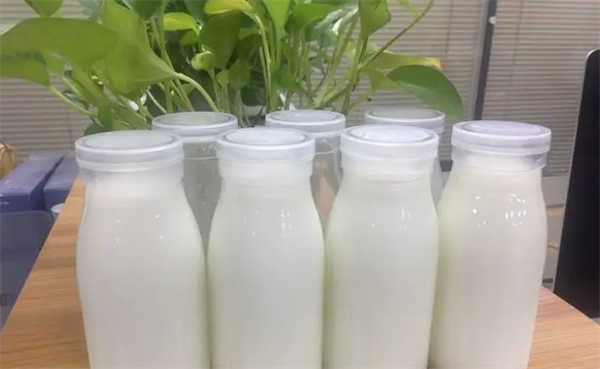 牧特巴氏鲜奶吧
