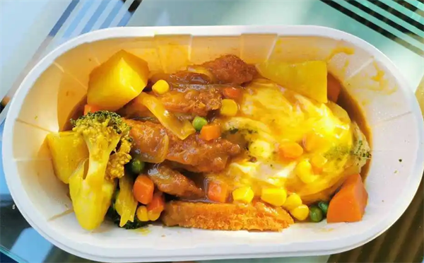 黄饷咖喱蛋包饭