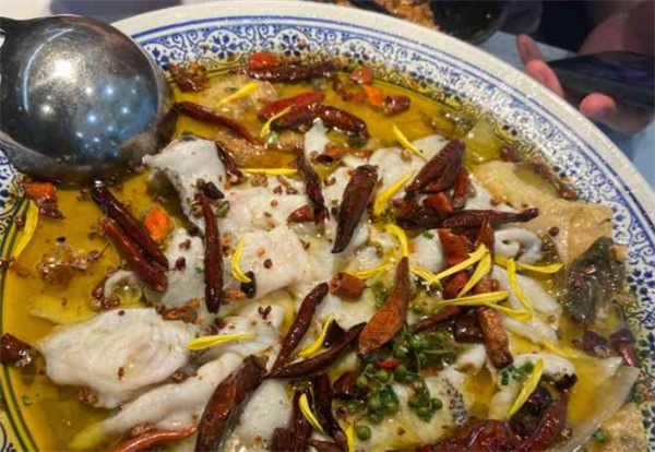 桂二老坛酸菜鱼