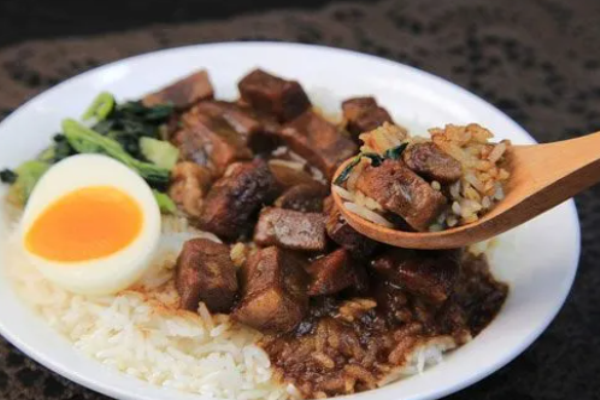 锅先生卤肉饭