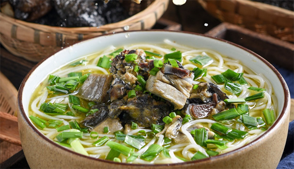 什家婆乌鸡米线