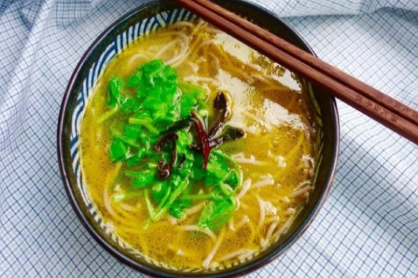 阿芳鸡汤米线
