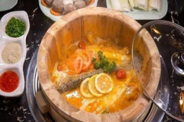 渔上俏喷泉火锅