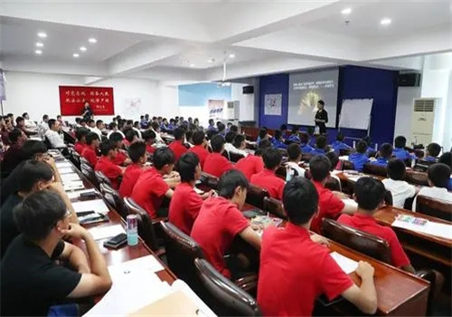 优材教育