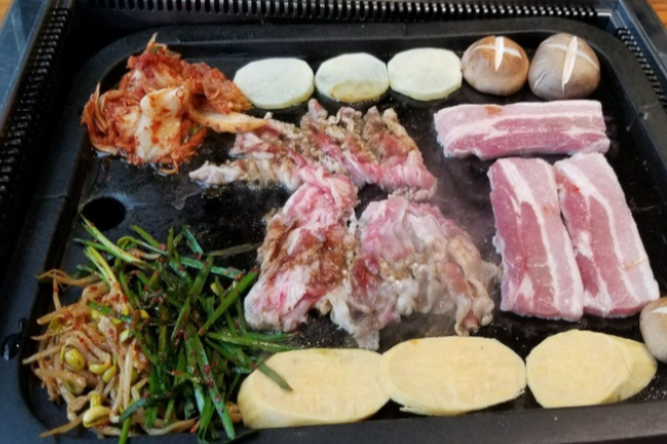猪的故事石板烤肉