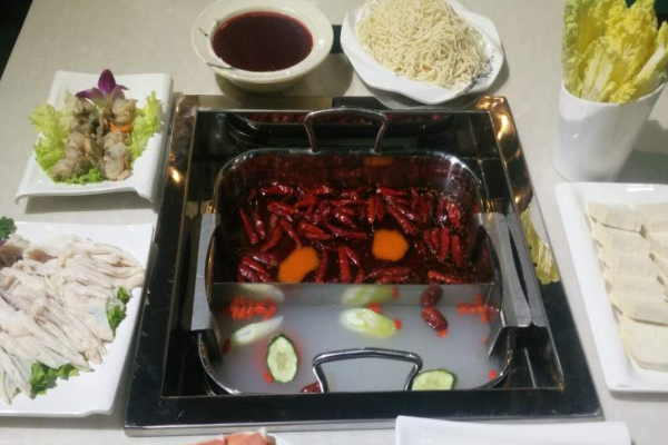 沸腾地带火锅