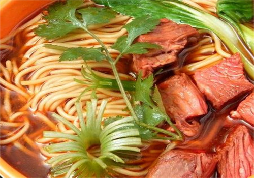 顶牛砂锅拉面
