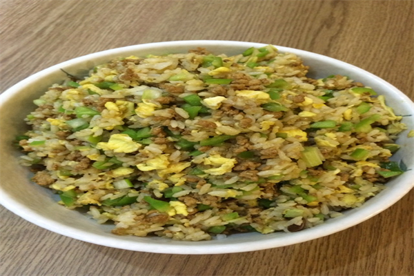 一枝青椒炒饭
