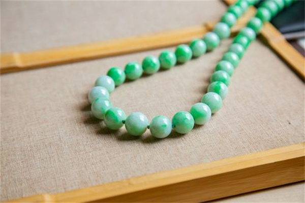 翠绿首饰