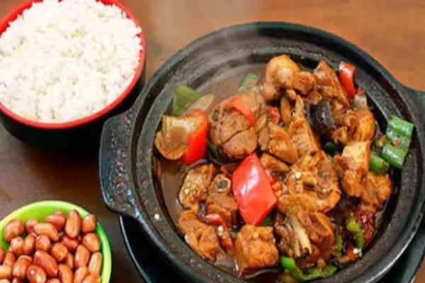 魏小宝黄焖鸡米饭