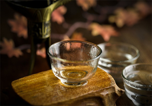 京鹰酒业