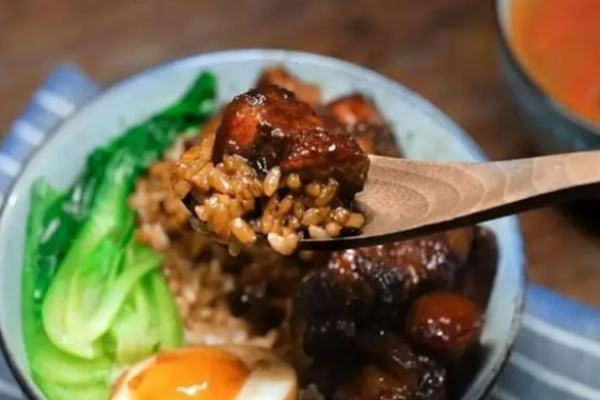 钱小饭卤肉饭