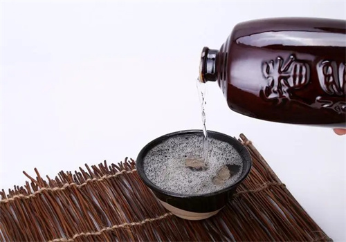 京鹰酒业