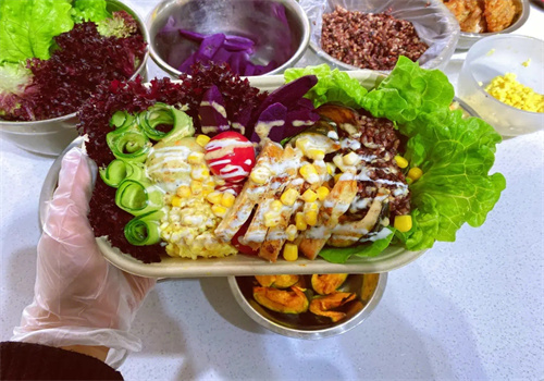 花什间轻食沙拉