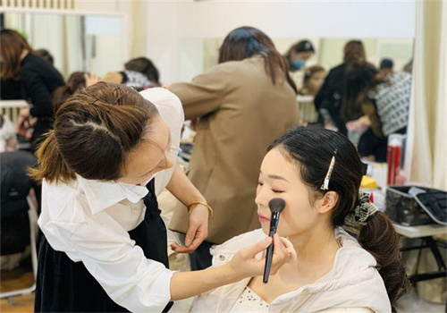 欣宜时尚化妆培训