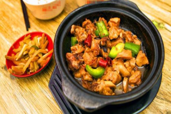 鲁记黄焖鸡米饭