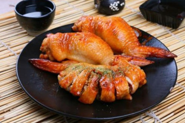 鸡翅爱大米鸡翅包饭