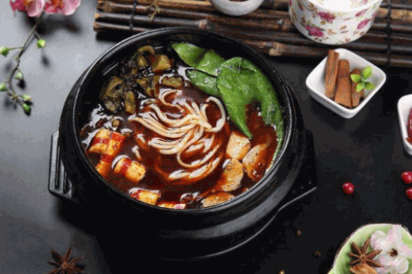 俏阿瑶过桥米线