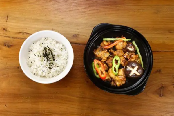 怪老一黄焖鸡米饭
