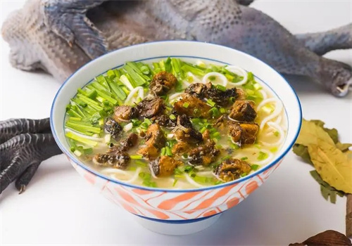 滋丝味乌鸡米线