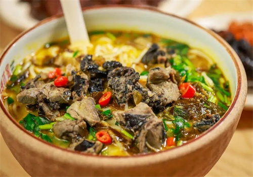 滋丝味乌鸡米线