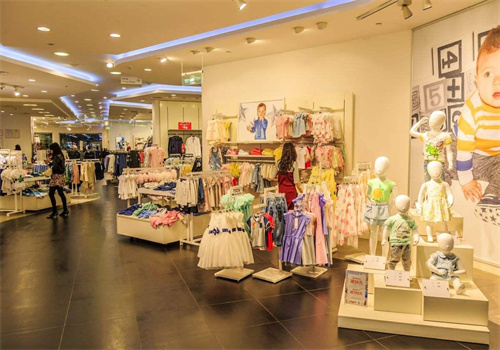 1+2童装店