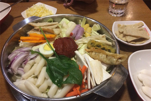 摩休敦纳年糕料理